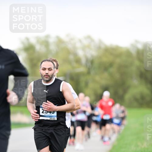 07.04.2024 - 43. Internationalen Wilhelmsburger Insellauf Dr. Thomas Lammeyer http://msf.ph/oto/6041049 07.04.2024 10:37:27 Laufen 2543, 2545 meine-sportfotos.de