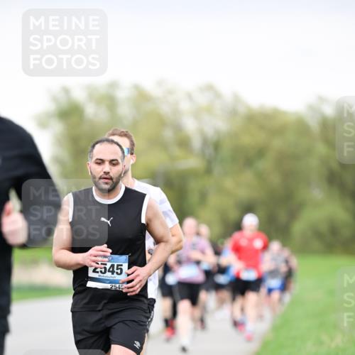 07.04.2024 - 43. Internationalen Wilhelmsburger Insellauf Dr. Thomas Lammeyer http://msf.ph/oto/6041051 07.04.2024 10:37:28 Laufen 2545, 2545 meine-sportfotos.de