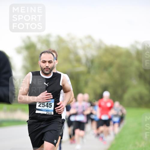 07.04.2024 - 43. Internationalen Wilhelmsburger Insellauf Dr. Thomas Lammeyer http://msf.ph/oto/6041053 07.04.2024 10:37:28 Laufen 2545, 2545 meine-sportfotos.de