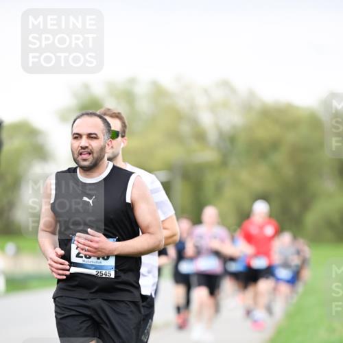 07.04.2024 - 43. Internationalen Wilhelmsburger Insellauf Dr. Thomas Lammeyer http://msf.ph/oto/6041056 07.04.2024 10:37:28 Laufen 2545 meine-sportfotos.de