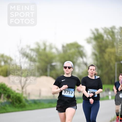 07.04.2024 - 43. Internationalen Wilhelmsburger Insellauf Dr. Thomas Lammeyer http://msf.ph/oto/6041064 07.04.2024 10:37:31 Laufen 3757 meine-sportfotos.de