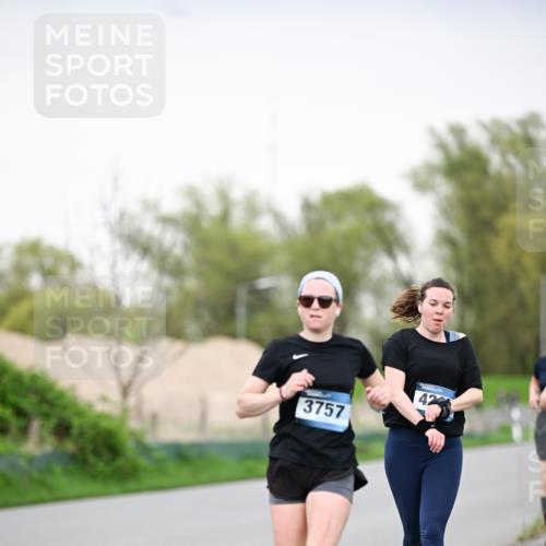 07.04.2024 - 43. Internationalen Wilhelmsburger Insellauf Dr. Thomas Lammeyer http://msf.ph/oto/6041066 07.04.2024 10:37:32 Laufen 3757 meine-sportfotos.de