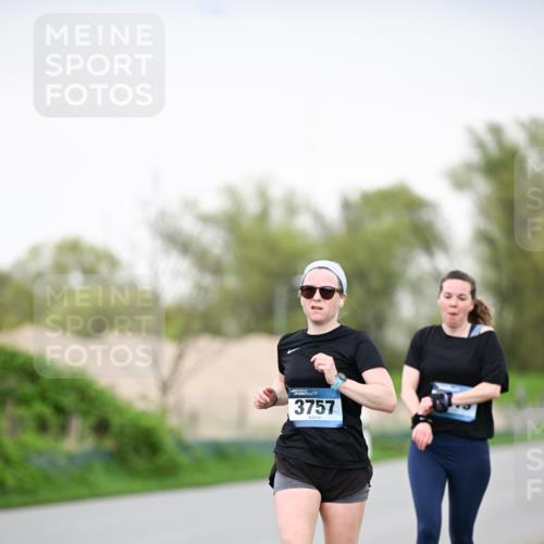 07.04.2024 - 43. Internationalen Wilhelmsburger Insellauf Dr. Thomas Lammeyer http://msf.ph/oto/6041070 07.04.2024 10:37:32 Laufen 3757 meine-sportfotos.de
