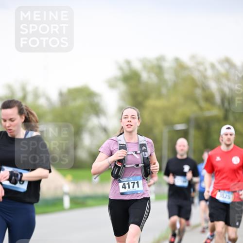 07.04.2024 - 43. Internationalen Wilhelmsburger Insellauf Dr. Thomas Lammeyer http://msf.ph/oto/6041090 07.04.2024 10:37:34 Laufen 4171, 3525 meine-sportfotos.de