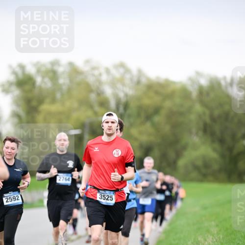 07.04.2024 - 43. Internationalen Wilhelmsburger Insellauf Dr. Thomas Lammeyer http://msf.ph/oto/6041104 07.04.2024 10:37:35 Laufen 2592, 2764, 3525 meine-sportfotos.de