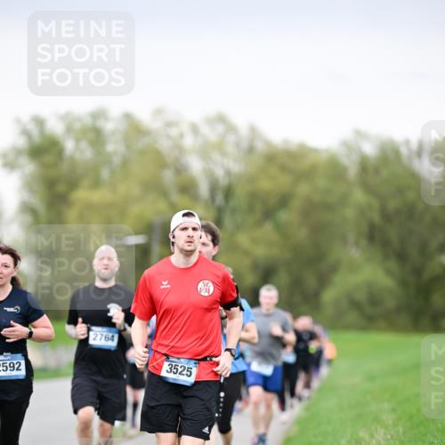 07.04.2024 - 43. Internationalen Wilhelmsburger Insellauf Dr. Thomas Lammeyer http://msf.ph/oto/6041108 07.04.2024 10:37:35 Laufen 2592, 2764, 3525 meine-sportfotos.de