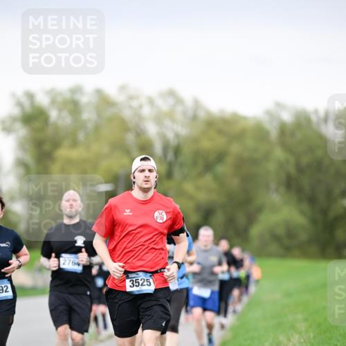 07.04.2024 - 43. Internationalen Wilhelmsburger Insellauf Dr. Thomas Lammeyer http://msf.ph/oto/6041111 07.04.2024 10:37:36 Laufen 92, 2764, 3525 meine-sportfotos.de