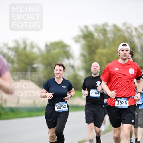 07.04.2024 - 43. Internationalen Wilhelmsburger Insellauf Dr. Thomas Lammeyer http://msf.ph/oto/6041115 07.04.2024 10:37:36 Laufen 2592, 2764, 3525 meine-sportfotos.de