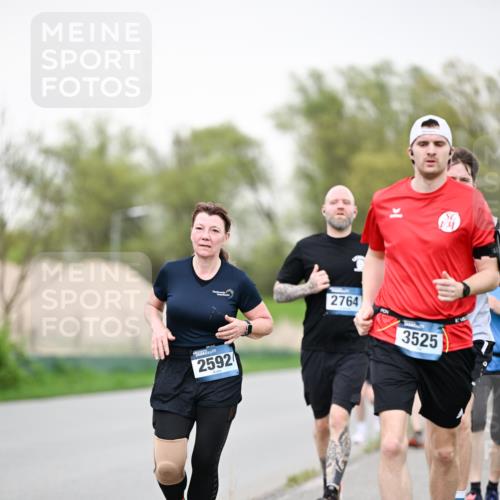 07.04.2024 - 43. Internationalen Wilhelmsburger Insellauf Dr. Thomas Lammeyer http://msf.ph/oto/6041119 07.04.2024 10:37:37 Laufen 2592, 2764, 3525 meine-sportfotos.de