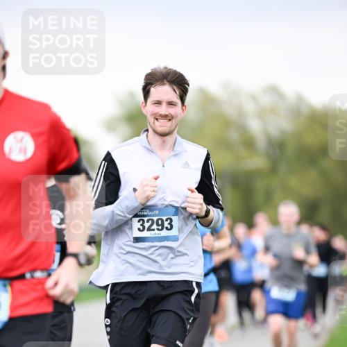 07.04.2024 - 43. Internationalen Wilhelmsburger Insellauf Dr. Thomas Lammeyer http://msf.ph/oto/6041127 07.04.2024 10:37:39 Laufen 3293 meine-sportfotos.de