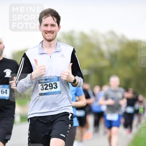 07.04.2024 - 43. Internationalen Wilhelmsburger Insellauf Dr. Thomas Lammeyer http://msf.ph/oto/6041135 07.04.2024 10:37:40 Laufen 64, 3293 meine-sportfotos.de