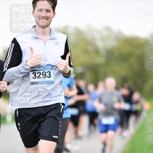 07.04.2024 - 43. Internationalen Wilhelmsburger Insellauf Dr. Thomas Lammeyer http://msf.ph/oto/6041136 07.04.2024 10:37:40 Laufen 3293 meine-sportfotos.de