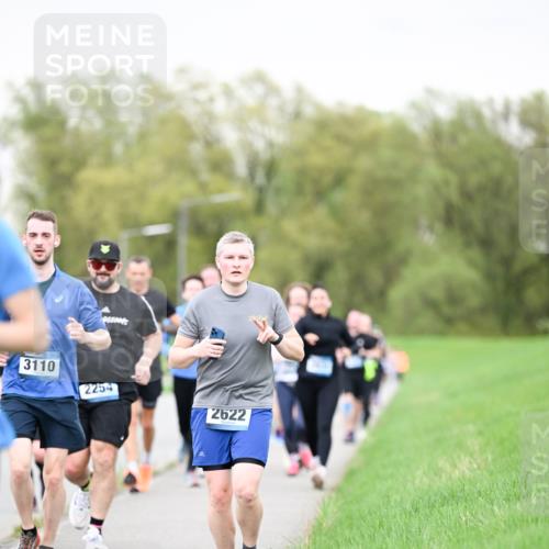 07.04.2024 - 43. Internationalen Wilhelmsburger Insellauf Dr. Thomas Lammeyer http://msf.ph/oto/6041146 07.04.2024 10:37:41 Laufen 3110, 2254, 2622 meine-sportfotos.de