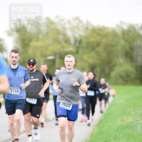 07.04.2024 - 43. Internationalen Wilhelmsburger Insellauf Dr. Thomas Lammeyer http://msf.ph/oto/6041152 07.04.2024 10:37:41 Laufen 3110, 2622, 2254 meine-sportfotos.de