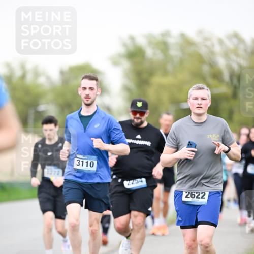 07.04.2024 - 43. Internationalen Wilhelmsburger Insellauf Dr. Thomas Lammeyer http://msf.ph/oto/6041166 07.04.2024 10:37:43 Laufen 3110, 2254, 2622 meine-sportfotos.de