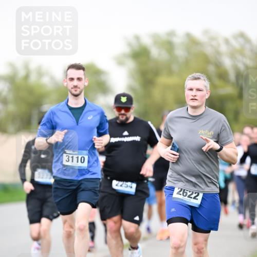 07.04.2024 - 43. Internationalen Wilhelmsburger Insellauf Dr. Thomas Lammeyer http://msf.ph/oto/6041172 07.04.2024 10:37:43 Laufen 3110, 2254, 2622 meine-sportfotos.de