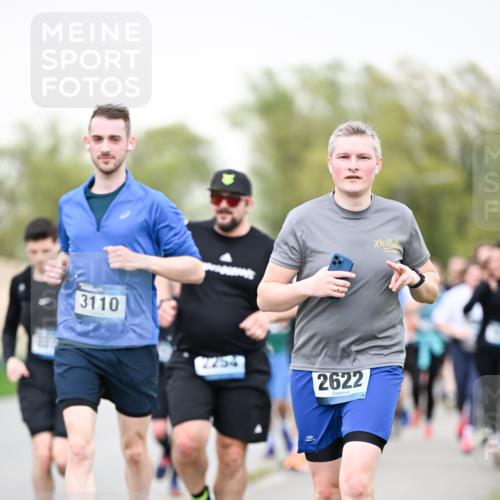 07.04.2024 - 43. Internationalen Wilhelmsburger Insellauf Dr. Thomas Lammeyer http://msf.ph/oto/6041178 07.04.2024 10:37:43 Laufen 3110, 2254, 2622 meine-sportfotos.de