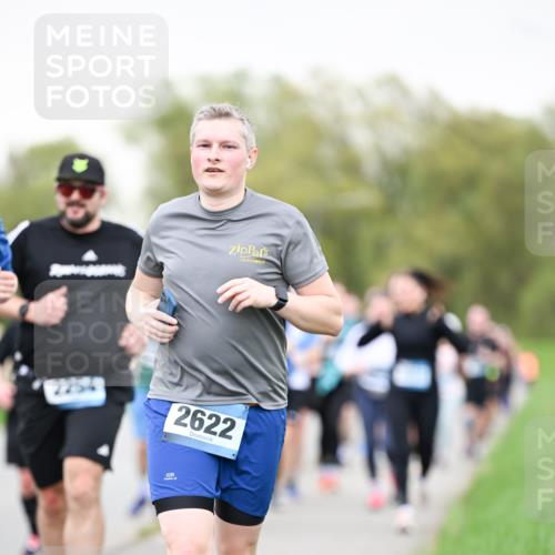 07.04.2024 - 43. Internationalen Wilhelmsburger Insellauf Dr. Thomas Lammeyer http://msf.ph/oto/6041183 07.04.2024 10:37:44 Laufen 2254, 2622 meine-sportfotos.de