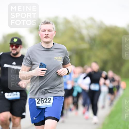 07.04.2024 - 43. Internationalen Wilhelmsburger Insellauf Dr. Thomas Lammeyer http://msf.ph/oto/6041186 07.04.2024 10:37:44 Laufen 12622 meine-sportfotos.de