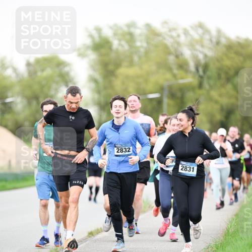 07.04.2024 - 43. Internationalen Wilhelmsburger Insellauf Dr. Thomas Lammeyer http://msf.ph/oto/6041193 07.04.2024 10:37:46 Laufen 01500150075, 226, 11, 2832, 2831 meine-sportfotos.de