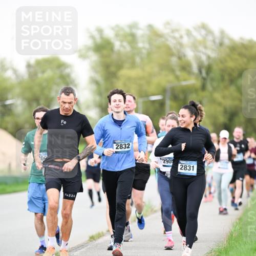 07.04.2024 - 43. Internationalen Wilhelmsburger Insellauf Dr. Thomas Lammeyer http://msf.ph/oto/6041197 07.04.2024 10:37:46 Laufen 06, 2832, 226, 2905, 2831 meine-sportfotos.de