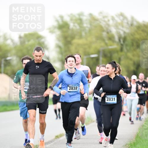 07.04.2024 - 43. Internationalen Wilhelmsburger Insellauf Dr. Thomas Lammeyer http://msf.ph/oto/6041199 07.04.2024 10:37:47 Laufen 200, 2832, 226, 2831 meine-sportfotos.de