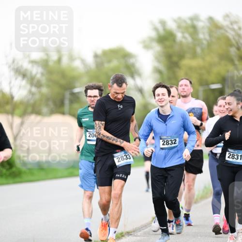 07.04.2024 - 43. Internationalen Wilhelmsburger Insellauf Dr. Thomas Lammeyer http://msf.ph/oto/6041206 07.04.2024 10:37:47 Laufen 2017, 2833, 226, 2832, 2831 meine-sportfotos.de