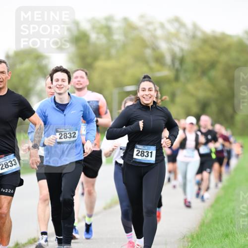 07.04.2024 - 43. Internationalen Wilhelmsburger Insellauf Dr. Thomas Lammeyer http://msf.ph/oto/6041214 07.04.2024 10:37:48 Laufen 2833, 226, 2832, 2831 meine-sportfotos.de