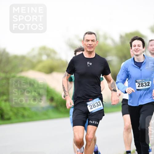 07.04.2024 - 43. Internationalen Wilhelmsburger Insellauf Dr. Thomas Lammeyer http://msf.ph/oto/6041219 07.04.2024 10:37:49 Laufen 226, 2833, 226, 2832 meine-sportfotos.de