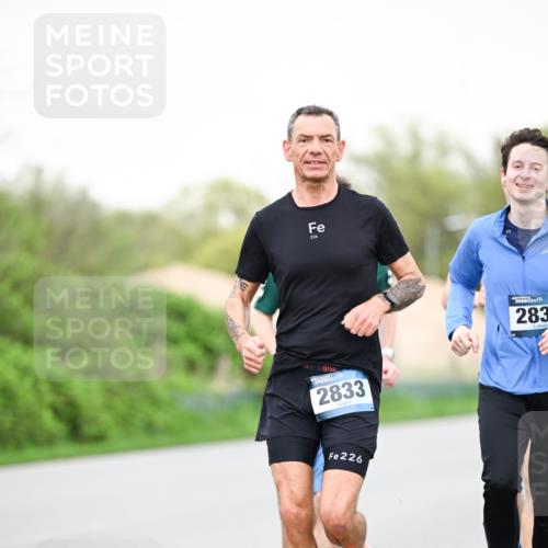 07.04.2024 - 43. Internationalen Wilhelmsburger Insellauf Dr. Thomas Lammeyer http://msf.ph/oto/6041225 07.04.2024 10:37:49 Laufen 2833, 283, 226 meine-sportfotos.de