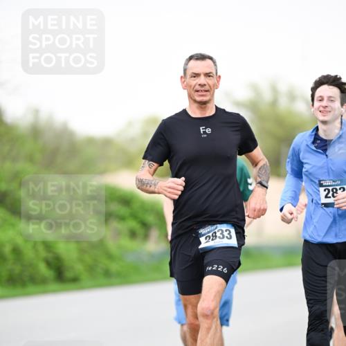 07.04.2024 - 43. Internationalen Wilhelmsburger Insellauf Dr. Thomas Lammeyer http://msf.ph/oto/6041227 07.04.2024 10:37:49 Laufen 226, 43, 2833, 226, 282 meine-sportfotos.de