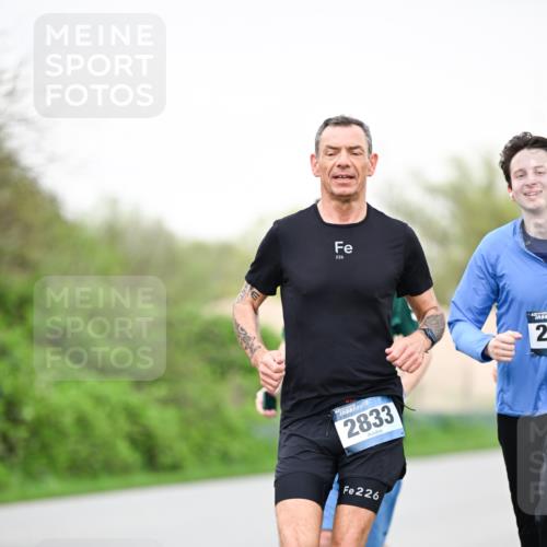 07.04.2024 - 43. Internationalen Wilhelmsburger Insellauf Dr. Thomas Lammeyer http://msf.ph/oto/6041230 07.04.2024 10:37:49 Laufen 226, 2833, 43, 2, 226 meine-sportfotos.de