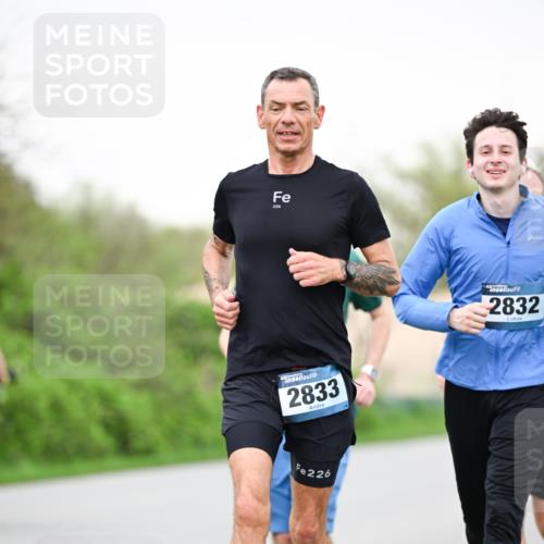07.04.2024 - 43. Internationalen Wilhelmsburger Insellauf Dr. Thomas Lammeyer http://msf.ph/oto/6041232 07.04.2024 10:37:50 Laufen 226, 2833, 226, 2832 meine-sportfotos.de