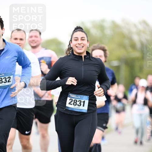 07.04.2024 - 43. Internationalen Wilhelmsburger Insellauf Dr. Thomas Lammeyer http://msf.ph/oto/6041236 07.04.2024 10:37:50 Laufen 832, 2831 meine-sportfotos.de