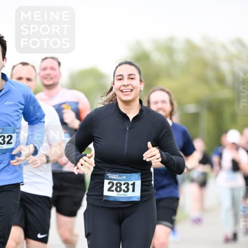 07.04.2024 - 43. Internationalen Wilhelmsburger Insellauf Dr. Thomas Lammeyer http://msf.ph/oto/6041237 07.04.2024 10:37:50 Laufen 32, 2831 meine-sportfotos.de