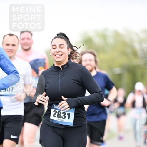 07.04.2024 - 43. Internationalen Wilhelmsburger Insellauf Dr. Thomas Lammeyer http://msf.ph/oto/6041242 07.04.2024 10:37:51 Laufen 07, 2831 meine-sportfotos.de