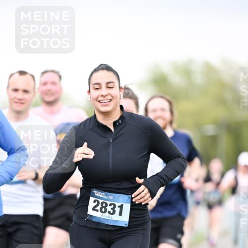 07.04.2024 - 43. Internationalen Wilhelmsburger Insellauf Dr. Thomas Lammeyer http://msf.ph/oto/6041244 07.04.2024 10:37:51 Laufen 2831 meine-sportfotos.de