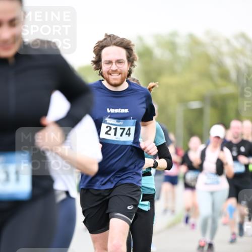 07.04.2024 - 43. Internationalen Wilhelmsburger Insellauf Dr. Thomas Lammeyer http://msf.ph/oto/6041249 07.04.2024 10:37:52 Laufen 2174 meine-sportfotos.de
