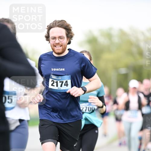 07.04.2024 - 43. Internationalen Wilhelmsburger Insellauf Dr. Thomas Lammeyer http://msf.ph/oto/6041255 07.04.2024 10:37:52 Laufen 05, 2174, 2700 meine-sportfotos.de