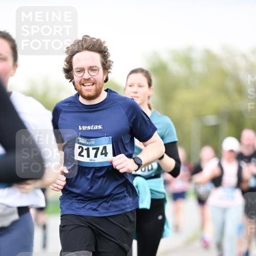 07.04.2024 - 43. Internationalen Wilhelmsburger Insellauf Dr. Thomas Lammeyer http://msf.ph/oto/6041257 07.04.2024 10:37:52 Laufen 2174 meine-sportfotos.de