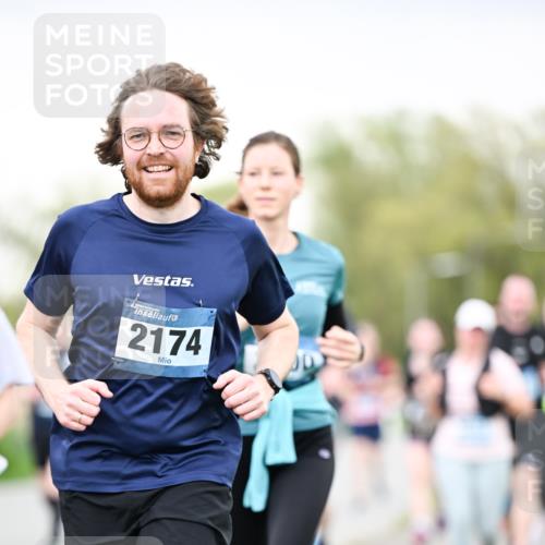 07.04.2024 - 43. Internationalen Wilhelmsburger Insellauf Dr. Thomas Lammeyer http://msf.ph/oto/6041263 07.04.2024 10:37:53 Laufen 2174 meine-sportfotos.de