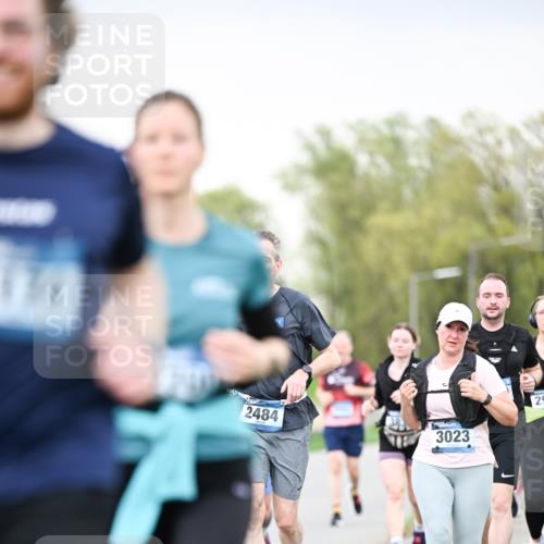 07.04.2024 - 43. Internationalen Wilhelmsburger Insellauf Dr. Thomas Lammeyer http://msf.ph/oto/6041264 07.04.2024 10:37:53 Laufen 2484, 3023, 29 meine-sportfotos.de