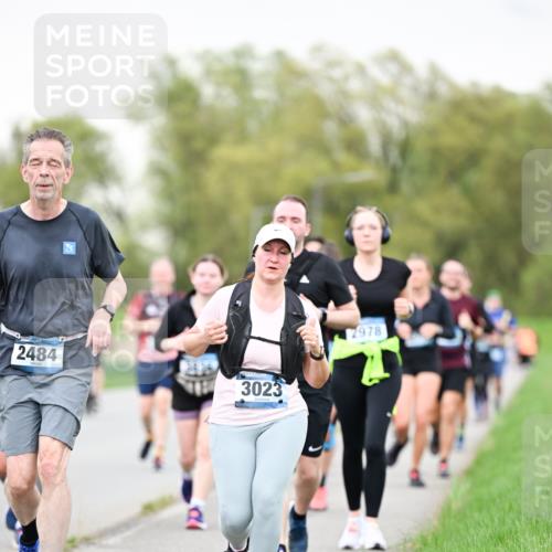 07.04.2024 - 43. Internationalen Wilhelmsburger Insellauf Dr. Thomas Lammeyer http://msf.ph/oto/6041270 07.04.2024 10:37:55 Laufen 2484, 3023, 978 meine-sportfotos.de