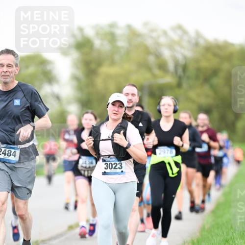 07.04.2024 - 43. Internationalen Wilhelmsburger Insellauf Dr. Thomas Lammeyer http://msf.ph/oto/6041275 07.04.2024 10:37:55 Laufen 2484, 3023, 2978 meine-sportfotos.de
