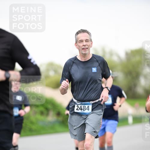 07.04.2024 - 43. Internationalen Wilhelmsburger Insellauf Dr. Thomas Lammeyer http://msf.ph/oto/6041284 07.04.2024 10:37:56 Laufen 2484 meine-sportfotos.de