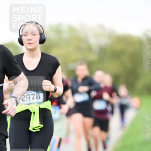 07.04.2024 - 43. Internationalen Wilhelmsburger Insellauf Dr. Thomas Lammeyer http://msf.ph/oto/6041307 07.04.2024 10:37:59 Laufen 2978 meine-sportfotos.de