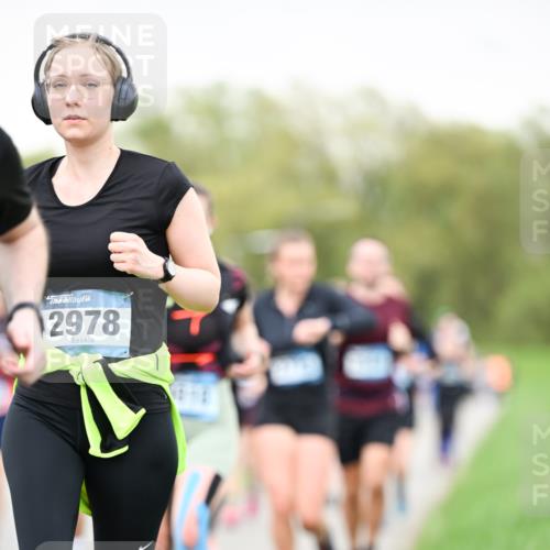 07.04.2024 - 43. Internationalen Wilhelmsburger Insellauf Dr. Thomas Lammeyer http://msf.ph/oto/6041308 07.04.2024 10:37:59 Laufen 2978 meine-sportfotos.de