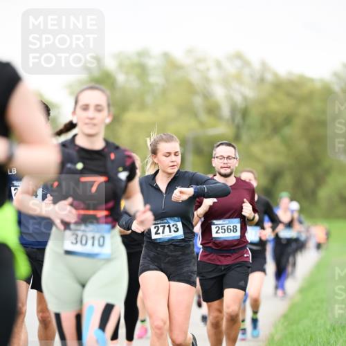 07.04.2024 - 43. Internationalen Wilhelmsburger Insellauf Dr. Thomas Lammeyer http://msf.ph/oto/6041316 07.04.2024 10:38:00 Laufen 2713, 2568, 3010 meine-sportfotos.de