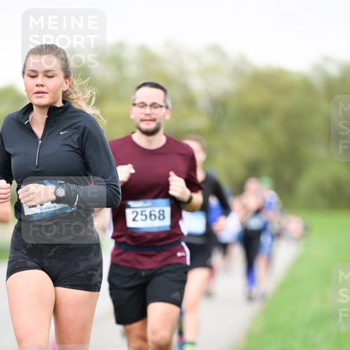 07.04.2024 - 43. Internationalen Wilhelmsburger Insellauf Dr. Thomas Lammeyer http://msf.ph/oto/6041339 07.04.2024 10:38:02 Laufen 2568 meine-sportfotos.de