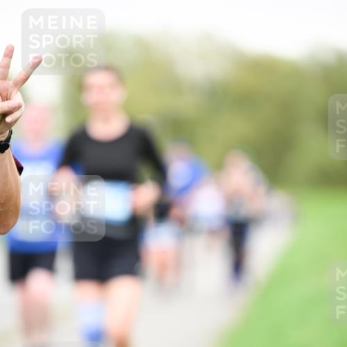 07.04.2024 - 43. Internationalen Wilhelmsburger Insellauf Dr. Thomas Lammeyer http://msf.ph/oto/6041357 07.04.2024 10:38:05 Laufen  meine-sportfotos.de